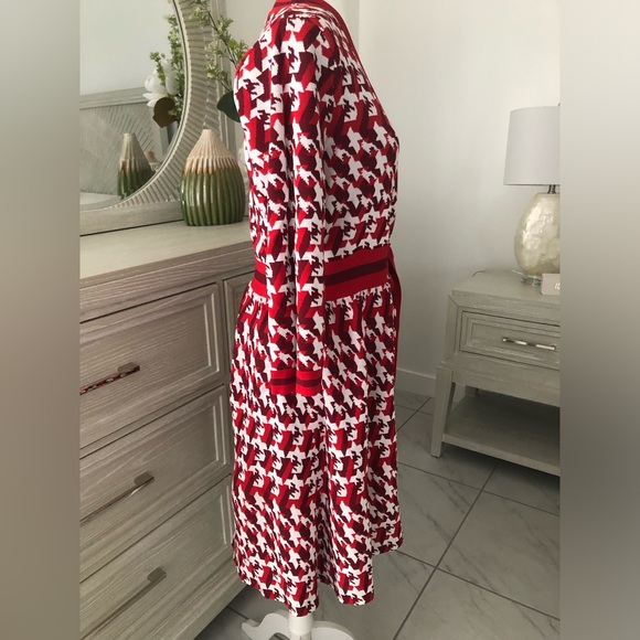 New York & Company Red and White Patterned Midi Dress - Picture 4 of 6